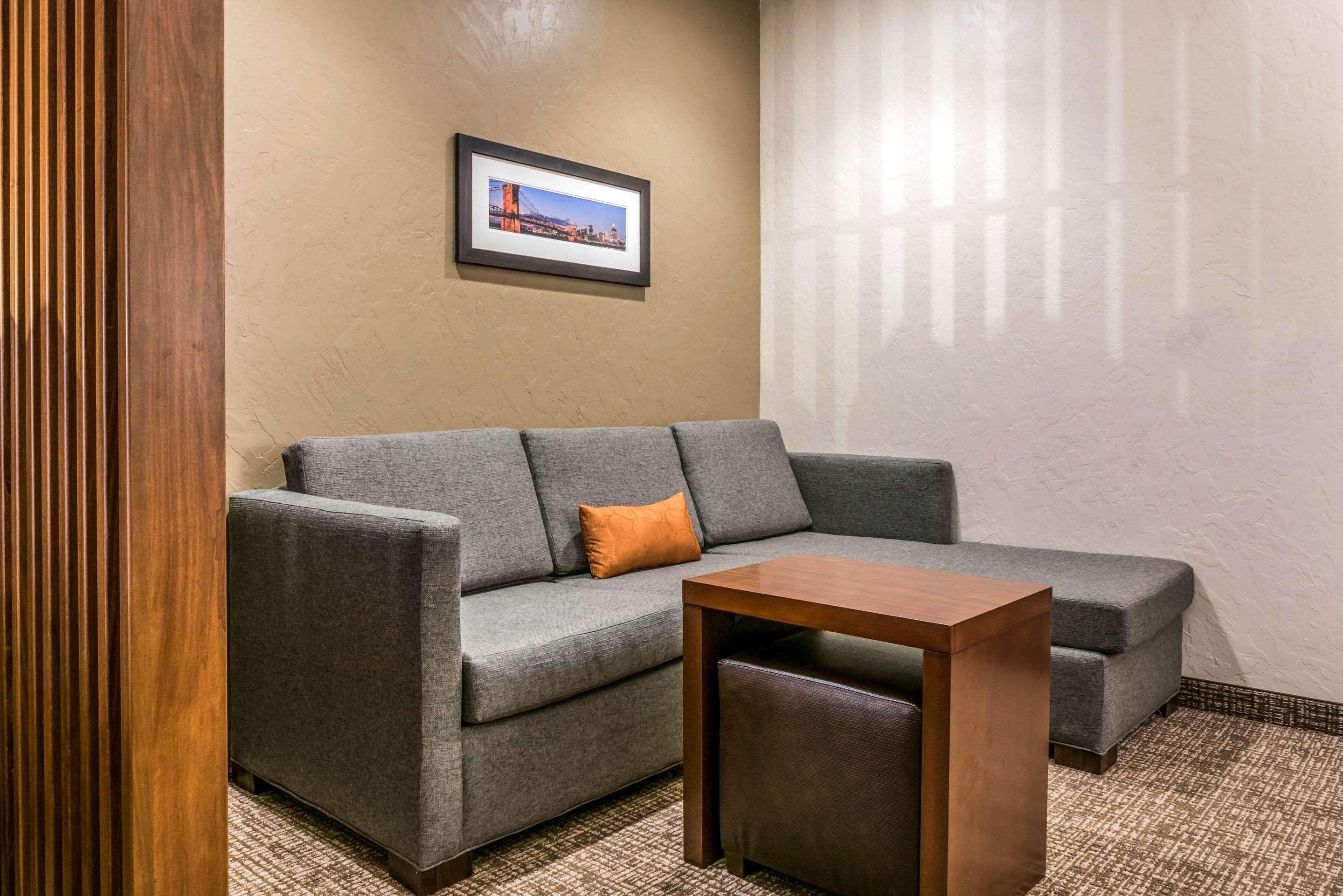 Comfort Suites Florence - Cincinnati South Esterno foto